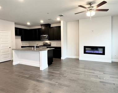 7837 Bayside Drive - Photo Thumbnail 1