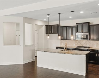 1549 Westborough Drive - Photo Thumbnail 12
