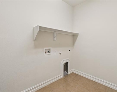 1549 Westborough Drive - Photo Thumbnail 32