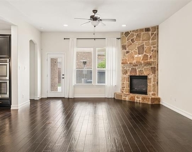1549 Westborough Drive - Photo Thumbnail 3