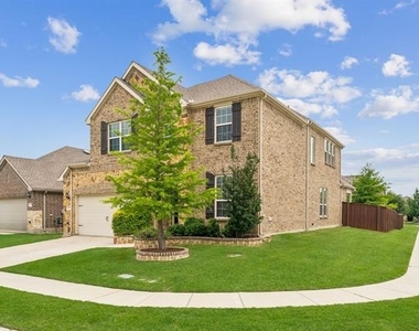 1549 Westborough Drive - Photo Thumbnail 2