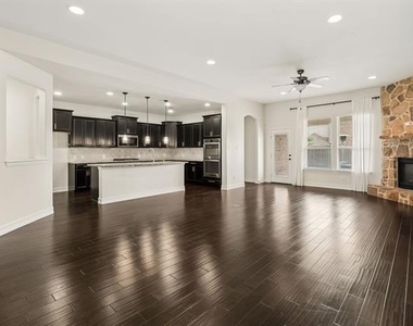 1549 Westborough Drive - Photo Thumbnail 5