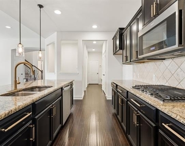 1549 Westborough Drive - Photo Thumbnail 11
