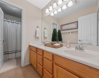 2823 Savannah Court - Photo Thumbnail 16