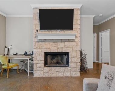 2823 Savannah Court - Photo Thumbnail 5