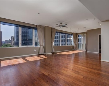 1200 Main Street - Photo Thumbnail 4