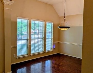 4468 Fountain Ridge Drive - Photo Thumbnail 3