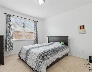 1605 Lisburn Drive - Photo Thumbnail 25