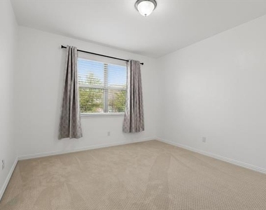 1605 Lisburn Drive - Photo Thumbnail 24