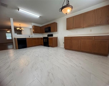 3809 Mariner Street - Photo Thumbnail 6