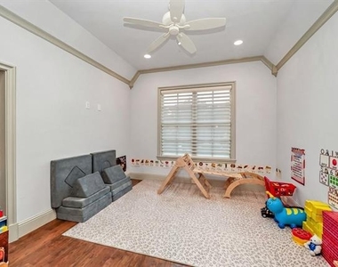 12114 Prestonridge Road - Photo Thumbnail 38