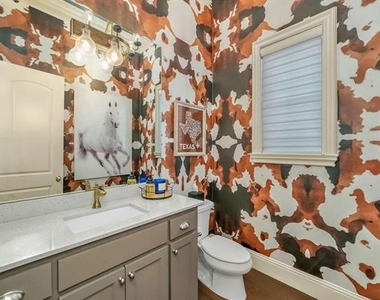 12114 Prestonridge Road - Photo Thumbnail 10