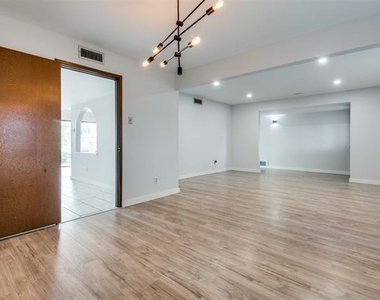 4931 S Colony Boulevard - Photo Thumbnail 4