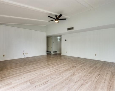 4931 S Colony Boulevard - Photo Thumbnail 6
