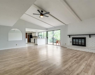 4931 S Colony Boulevard - Photo Thumbnail 2