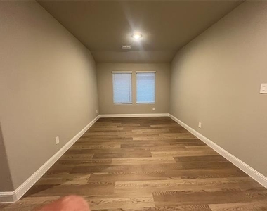 5908 Brittner Drive - Photo Thumbnail 18