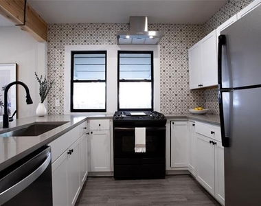 2855 Sharon Street - Photo Thumbnail 4