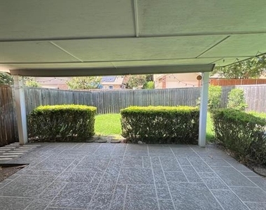 1109 Baxter Drive - Photo Thumbnail 5