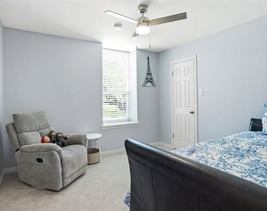 2412 Emerald Circle - Photo Thumbnail 29