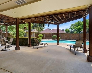 2412 Emerald Circle - Photo Thumbnail 31
