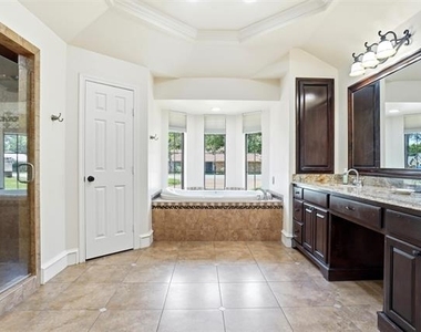 2412 Emerald Circle - Photo Thumbnail 21