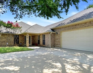 2412 Emerald Circle - Photo Thumbnail 1