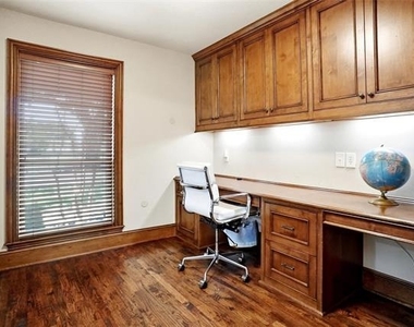 2412 Emerald Circle - Photo Thumbnail 17
