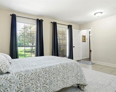 2412 Emerald Circle - Photo Thumbnail 25