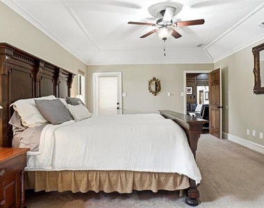 2412 Emerald Circle - Photo Thumbnail 20