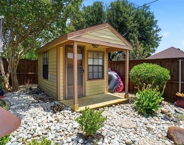 2412 Emerald Circle - Photo Thumbnail 35