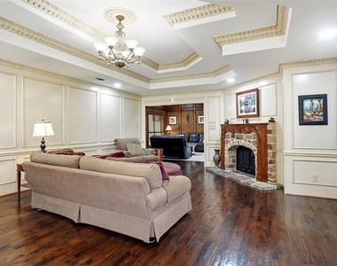 2412 Emerald Circle - Photo Thumbnail 3