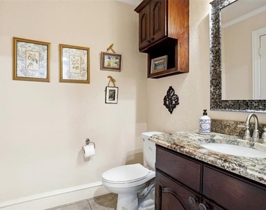 2412 Emerald Circle - Photo Thumbnail 16