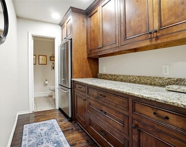 2412 Emerald Circle - Photo Thumbnail 15