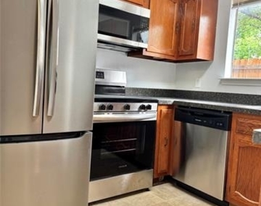 705 Gregg Street - Photo Thumbnail 4