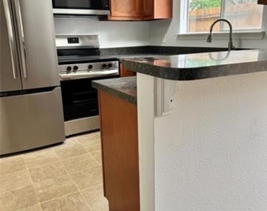 705 Gregg Street - Photo Thumbnail 5