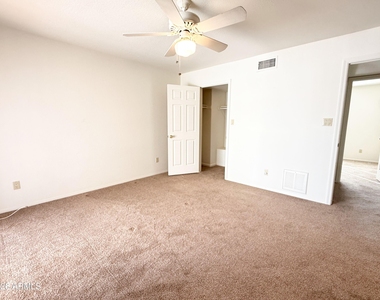 15076 N Escondido Drive - Photo Thumbnail 9