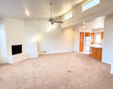 15076 N Escondido Drive - Photo Thumbnail 2