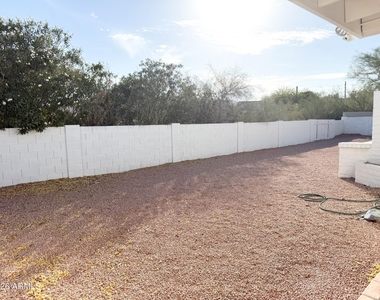 15076 N Escondido Drive - Photo Thumbnail 18