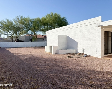 15076 N Escondido Drive - Photo Thumbnail 19