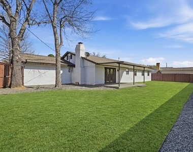 2008 Silver Leaf Drive - Photo Thumbnail 15