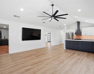 2008 Silver Leaf Drive - Photo Thumbnail 6