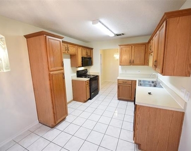 6419 Brookhaven Trail - Photo Thumbnail 6