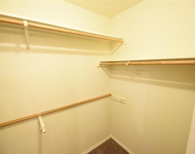 6419 Brookhaven Trail - Photo Thumbnail 13