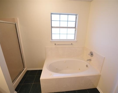 6419 Brookhaven Trail - Photo Thumbnail 12
