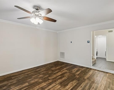 2908 Clear Springs Drive - Photo Thumbnail 8
