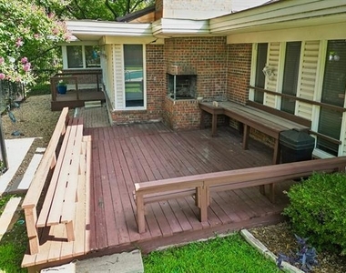 2908 Clear Springs Drive - Photo Thumbnail 34