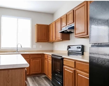 12420 W Woodland Avenue - Photo Thumbnail 5
