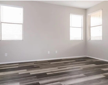 12420 W Woodland Avenue - Photo Thumbnail 4