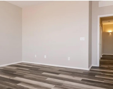 12420 W Woodland Avenue - Photo Thumbnail 10