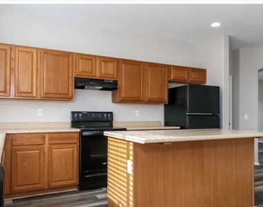 12420 W Woodland Avenue - Photo Thumbnail 6